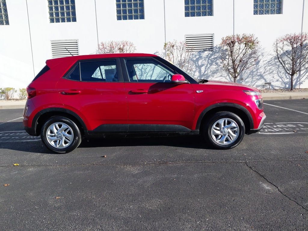 Thumbnail: 2023 Hyundai Venue - 9