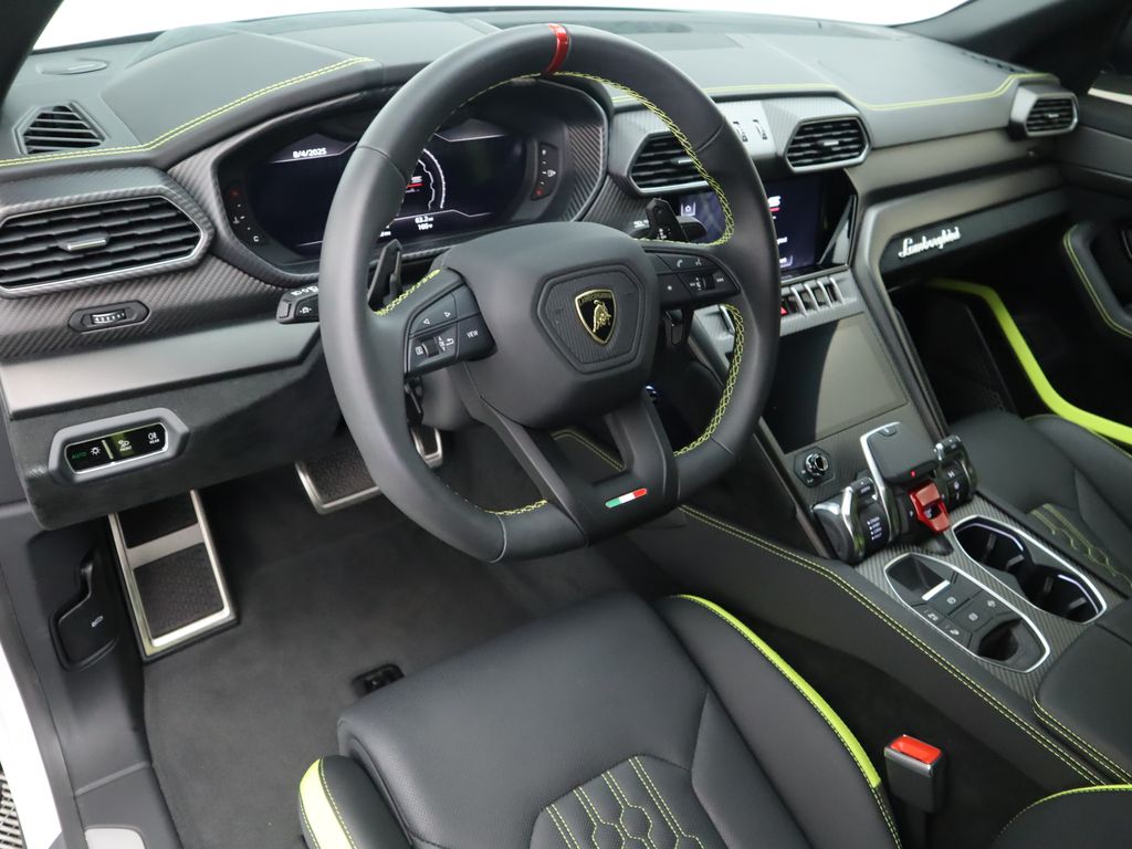 Thumbnail: 2023 Lamborghini Urus - 9