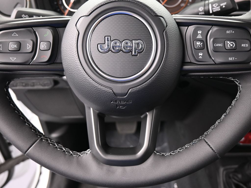 New 2026 Bright White Clearcoat Jeep Mojave image 24