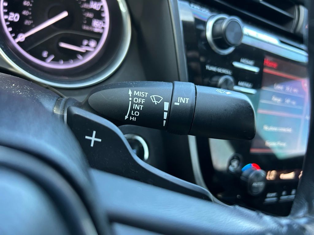 2020 Toyota Camry SE 21