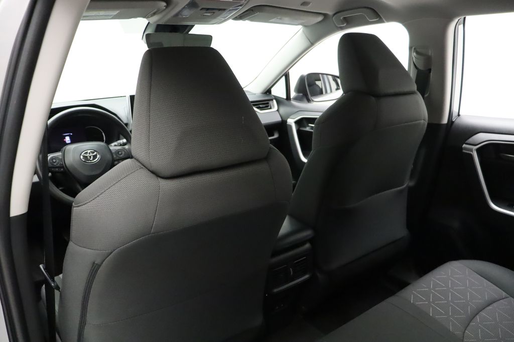 2023 Toyota RAV4 XLE 20