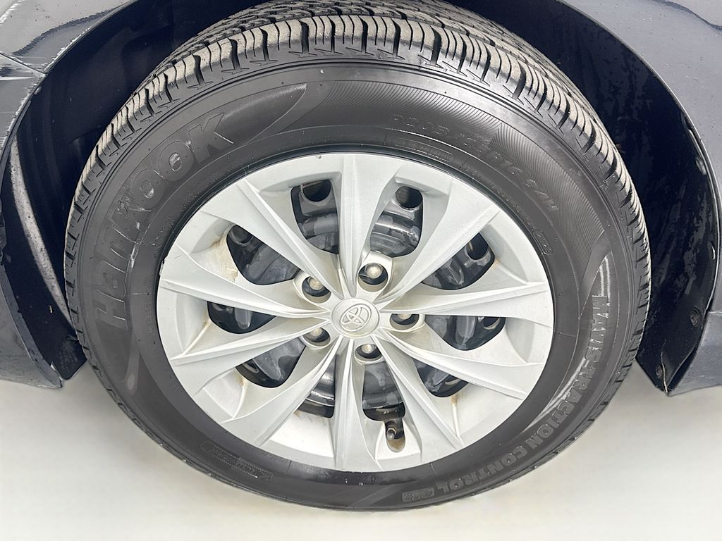 Used Car 2015 Toyota Camry  Le For Sale Under $10,000 In Austin, Texas