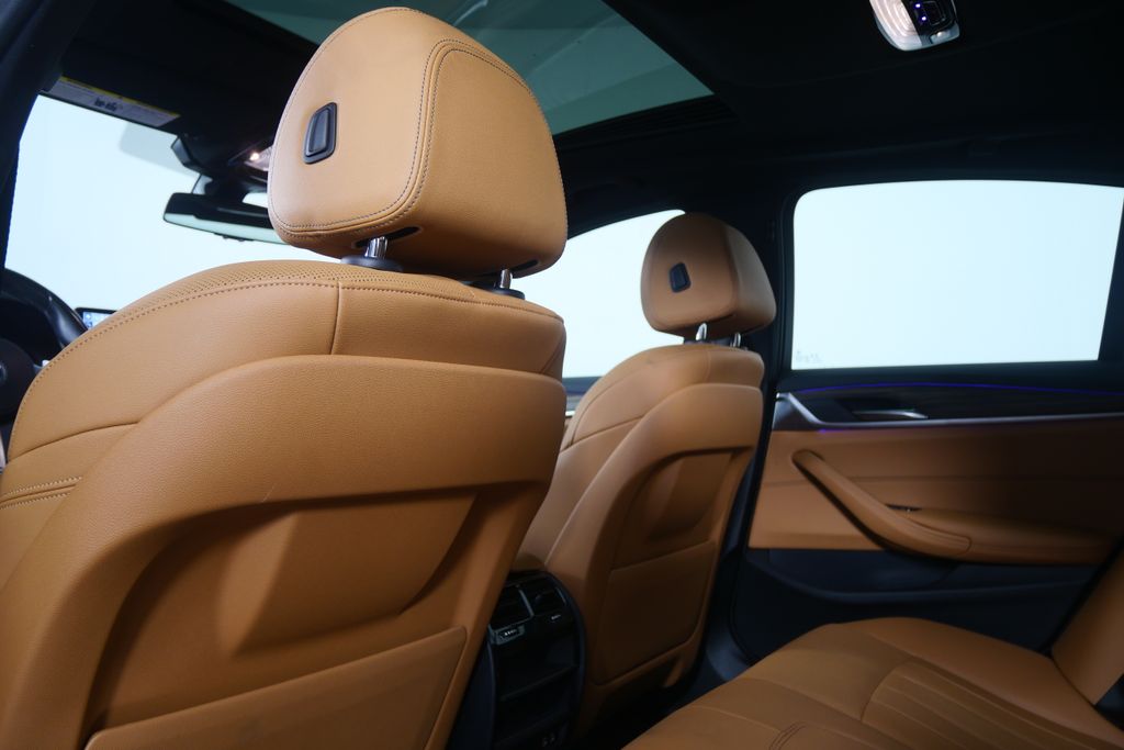 Thumbnail: 2023 BMW 5 Series - 16