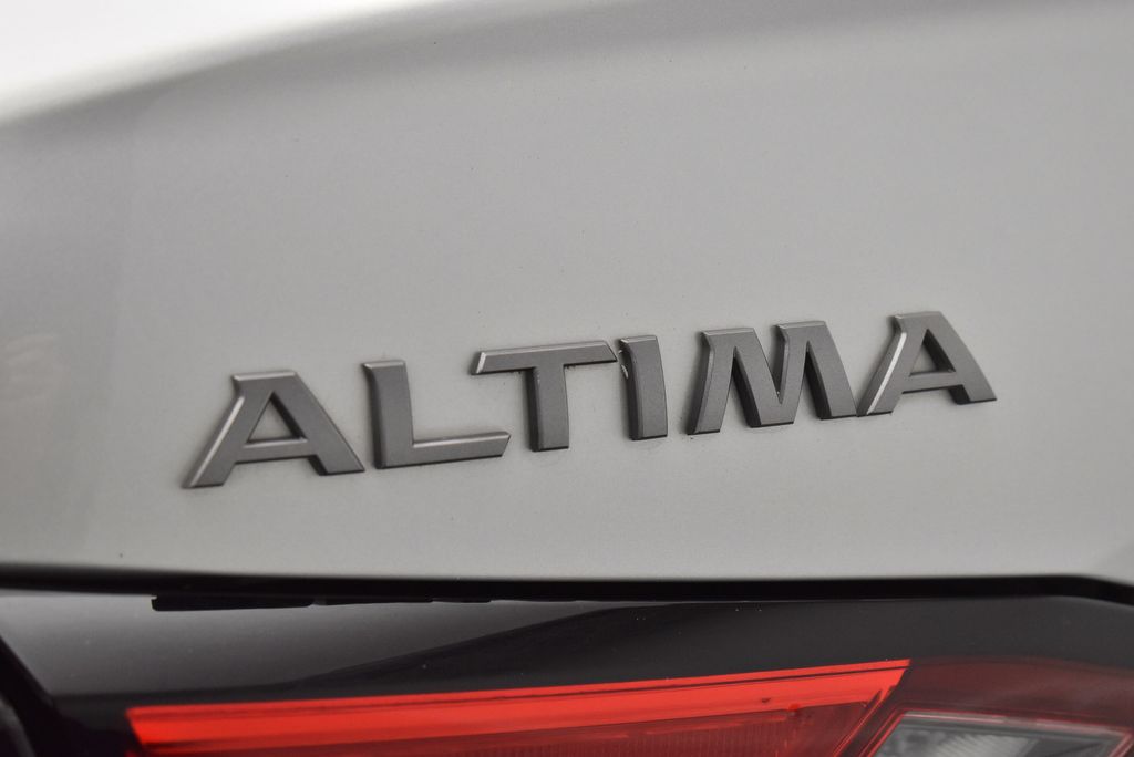 Thumbnail: 2024 Nissan Altima - 9