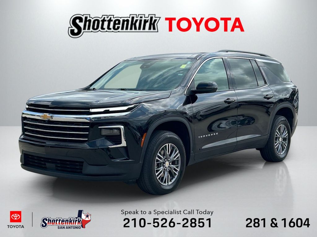 2025 Chevrolet Traverse FWD LT's photo