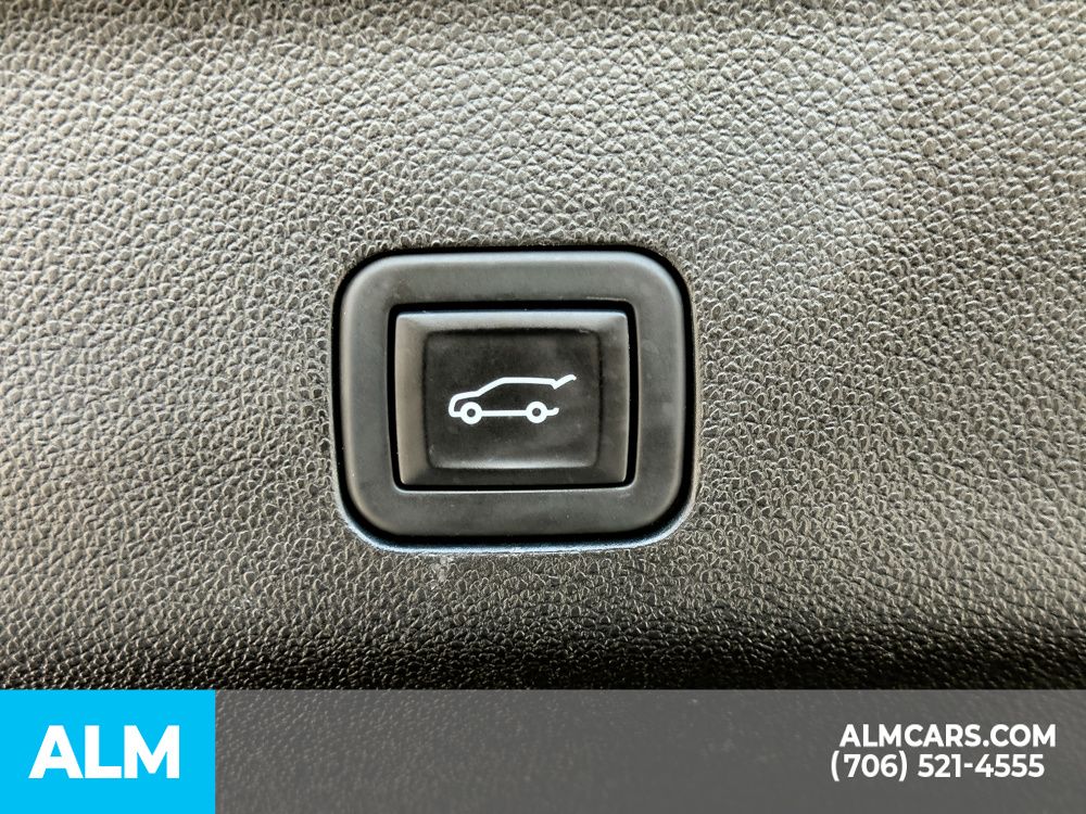 Used 2024 Black GMC SLT image 8