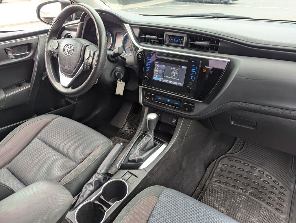 2017 Toyota Corolla L 31