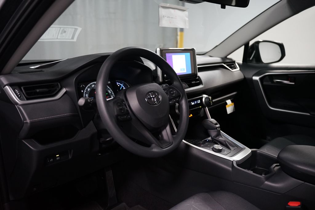 Thumbnail: 2025 Toyota RAV4 - 16