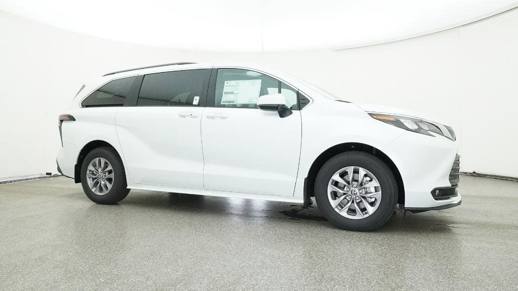 Thumbnail: 2025 Toyota Sienna - 5