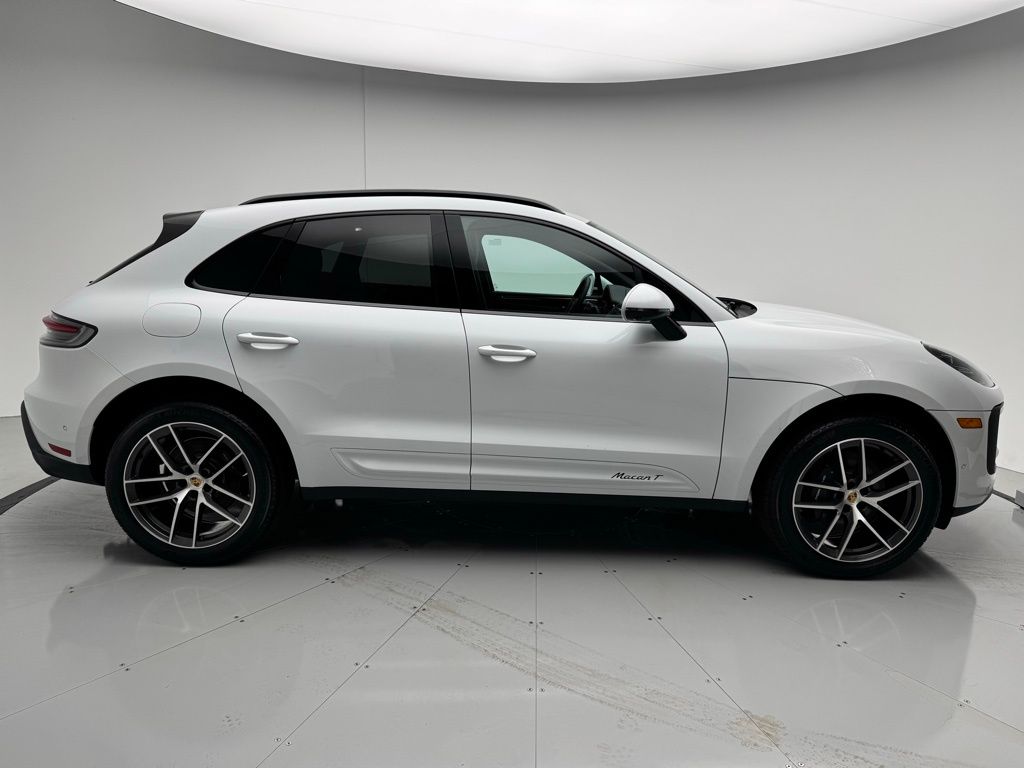 2024 Porsche Macan T 21