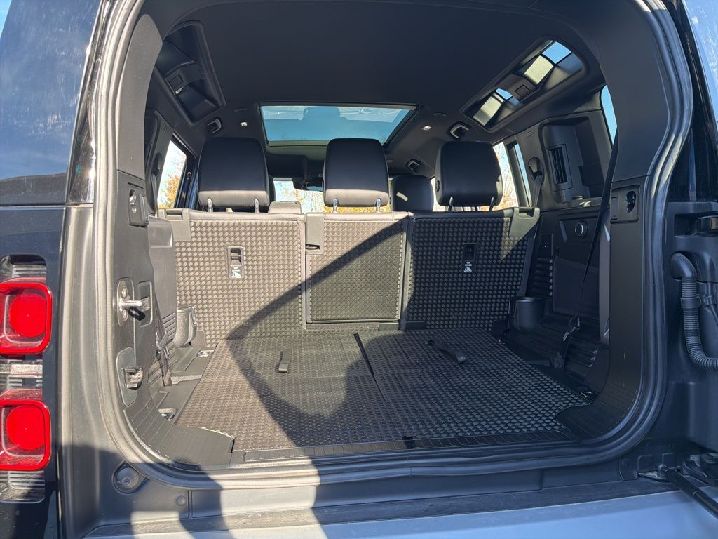 Thumbnail: 2021 Land Rover Defender - 25