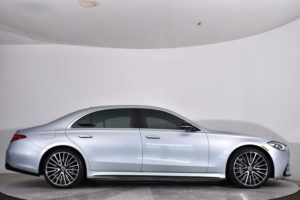 Thumbnail: 2022 Mercedes-Benz S-Class - 6
