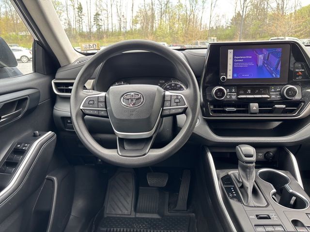 Used 2023 Toyota Highlander SUV