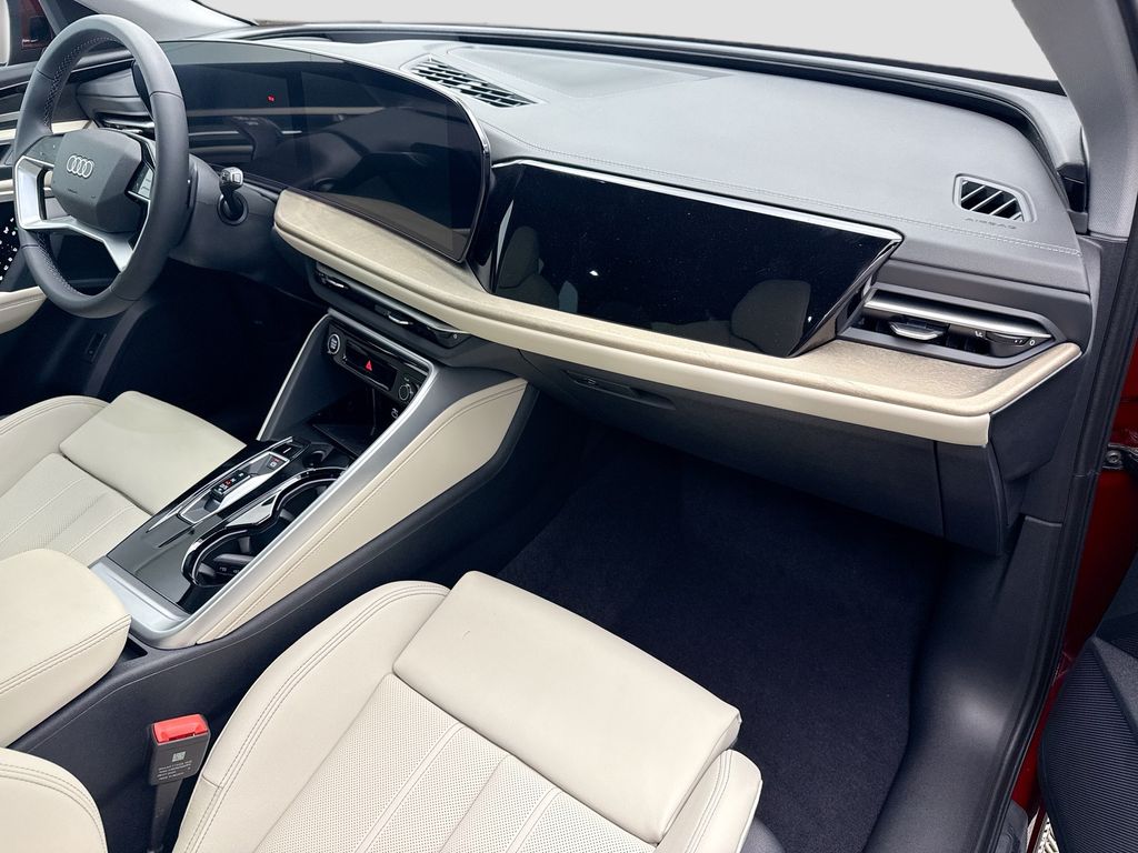 Thumbnail: 2025 Audi Q5 - 16