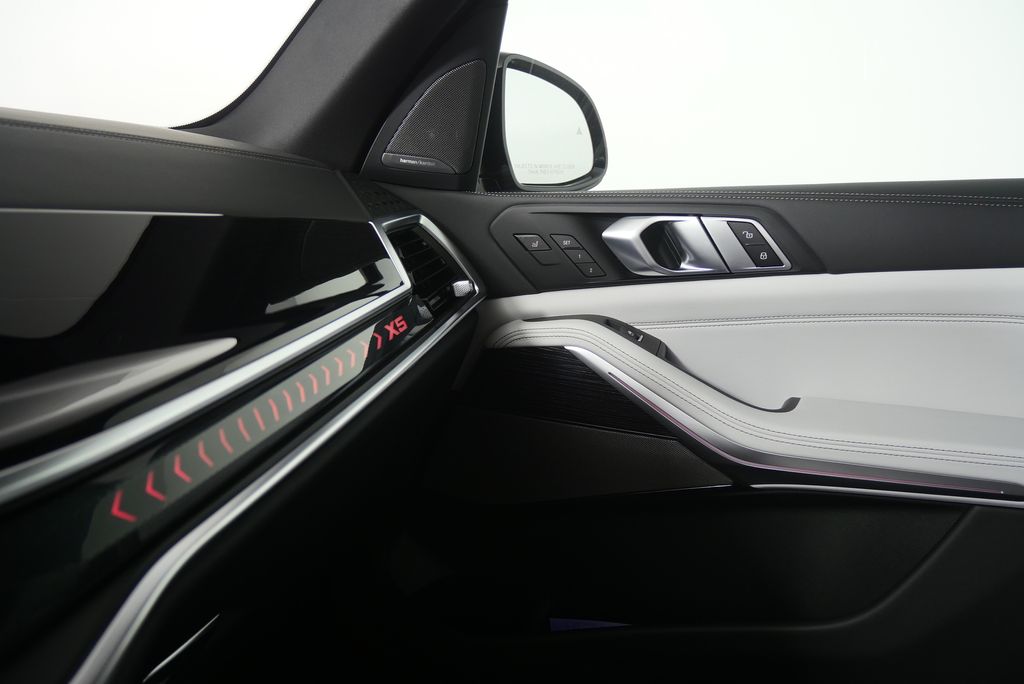 Thumbnail: 2026 BMW X5 - 25