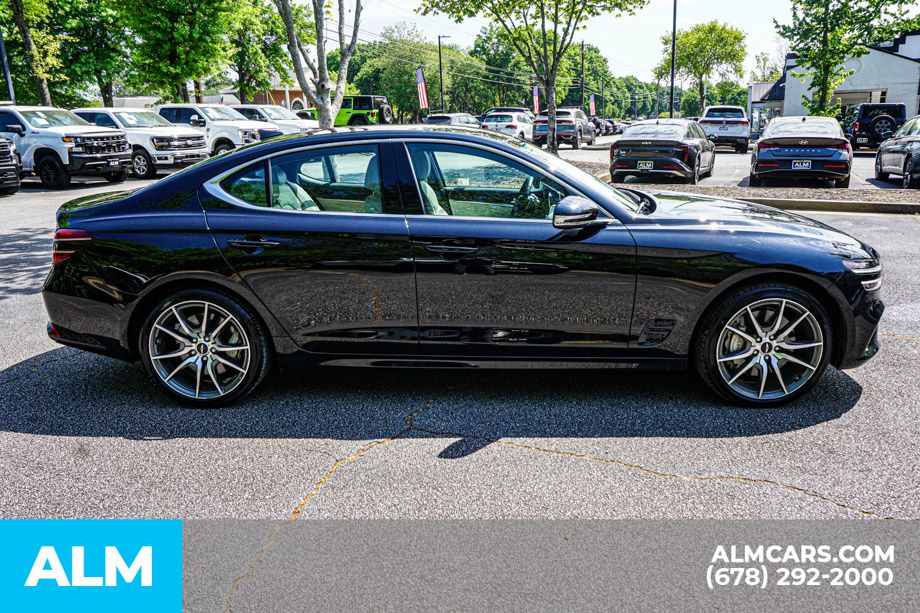 Used 2025 Black Genesis 2.5T image 9