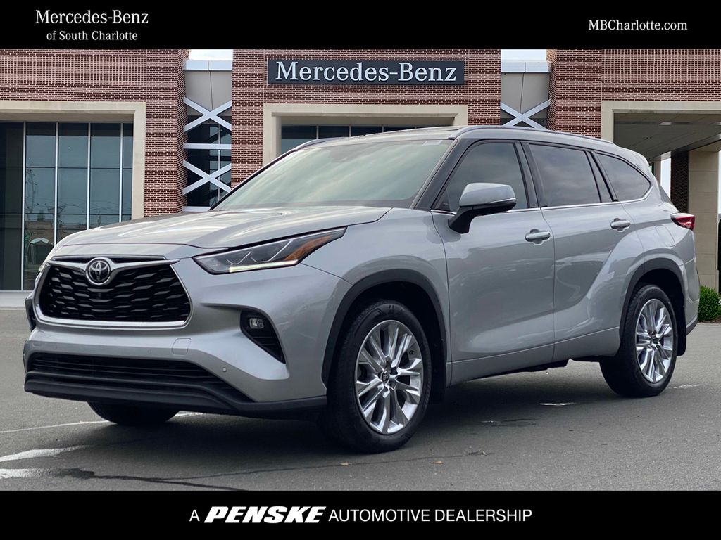 2022 Toyota Highlander Limited -
                Pineville, NC