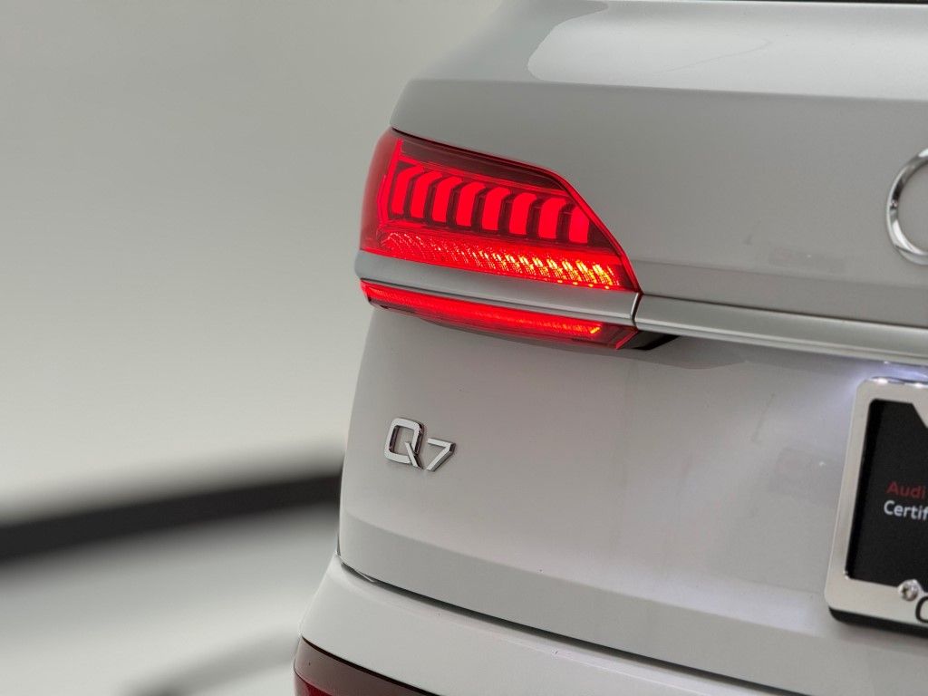 Thumbnail: 2023 Audi Q7 - 11