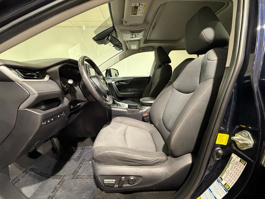 Thumbnail: 2019 Toyota RAV4 - 13