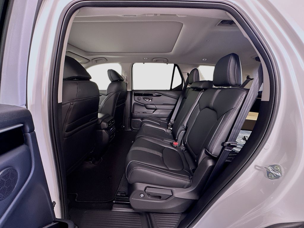 Thumbnail: 2025 Honda Pilot - 17