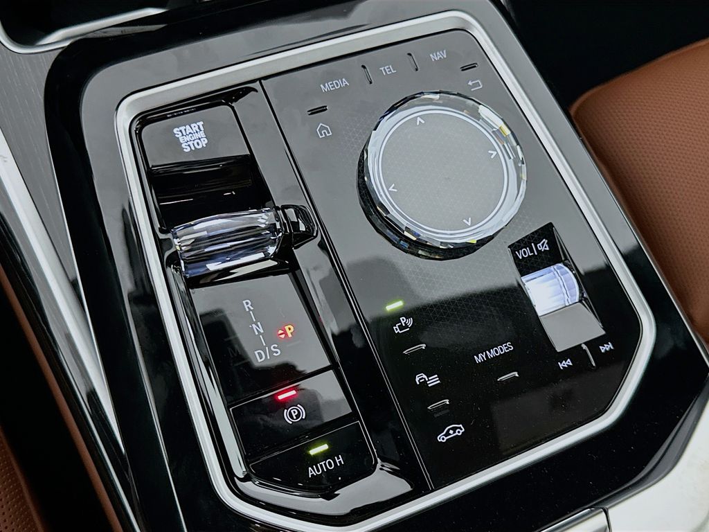 2025 BMW 7 Series 740i xDrive 15