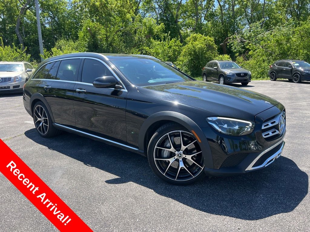 2022 Mercedes-Benz E-Class E450 4MATIC All-Terrain's photo