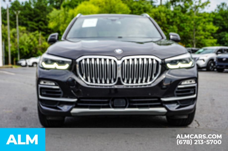 Used 2021 Black BMW sDrive40i image 9