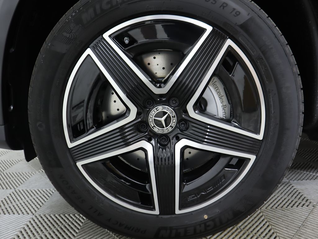 Thumbnail: 2026 Mercedes-Benz GLC - 32