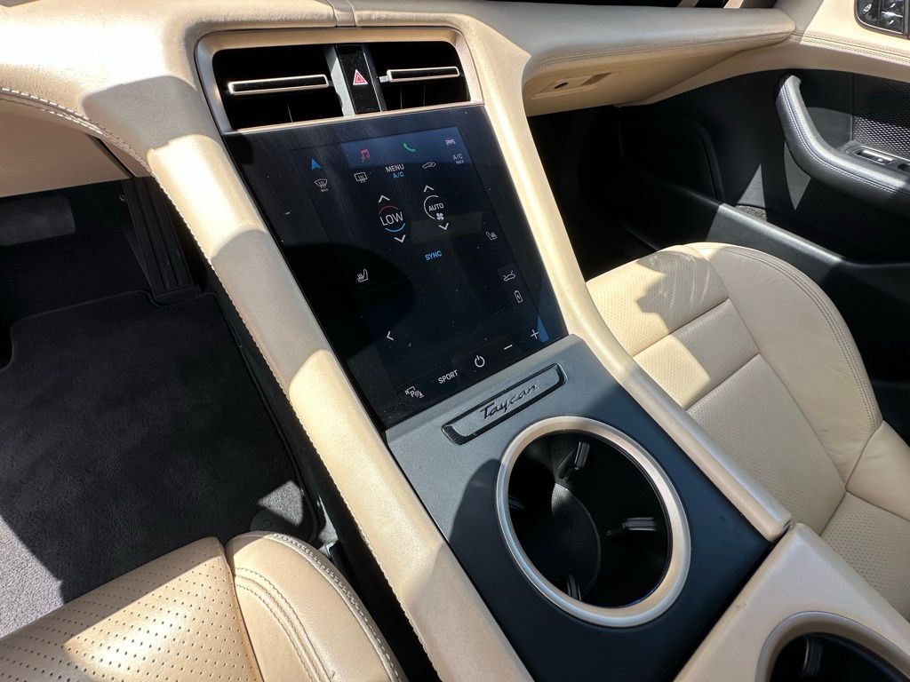 2020 Porsche Taycan 4S 26