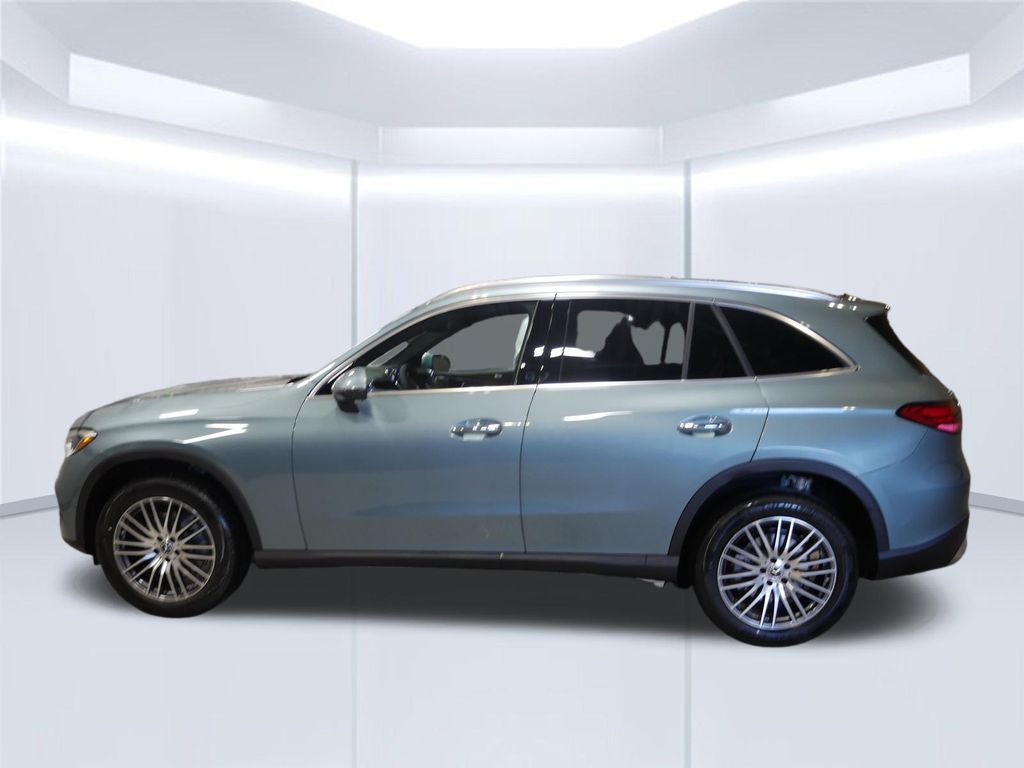 Thumbnail: 2026 Mercedes-Benz GLC - 2
