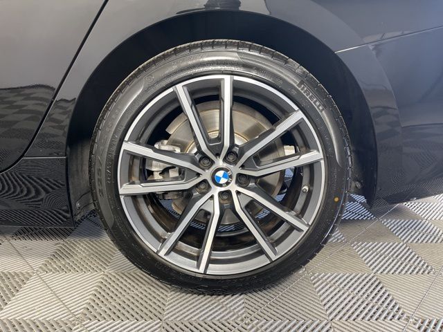 Thumbnail: 2019 BMW 3 Series - 16