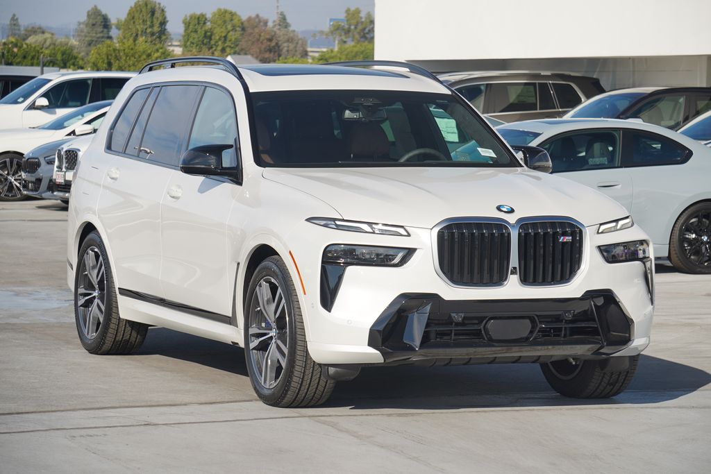 2025 BMW X7 M60i 3