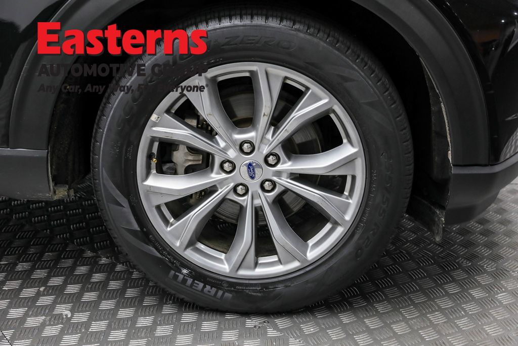 Used 2023 Black Ford Limited image 32