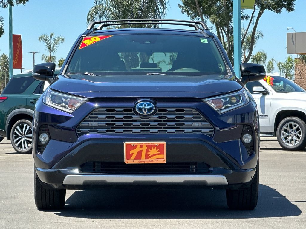 2020 Toyota RAV4 XSE - Photo 8
