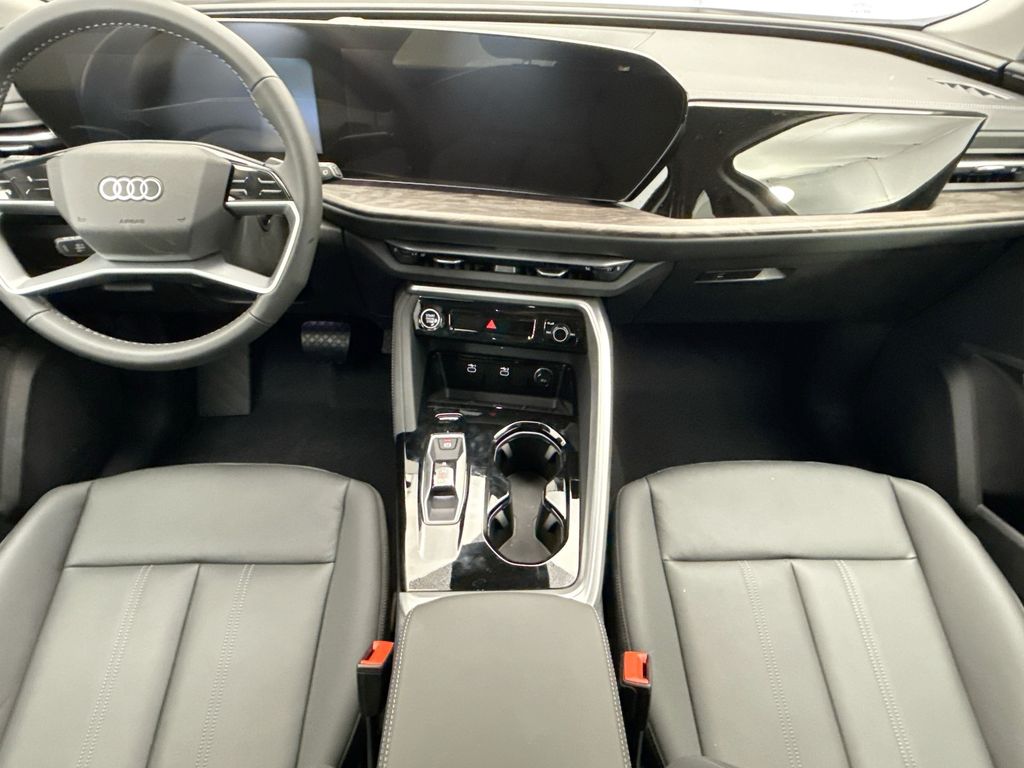 Thumbnail: 2025 Audi Q5 - 13