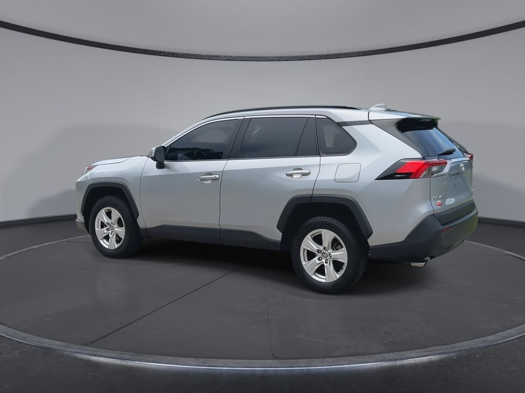 Thumbnail: 2021 Toyota RAV4 - 6