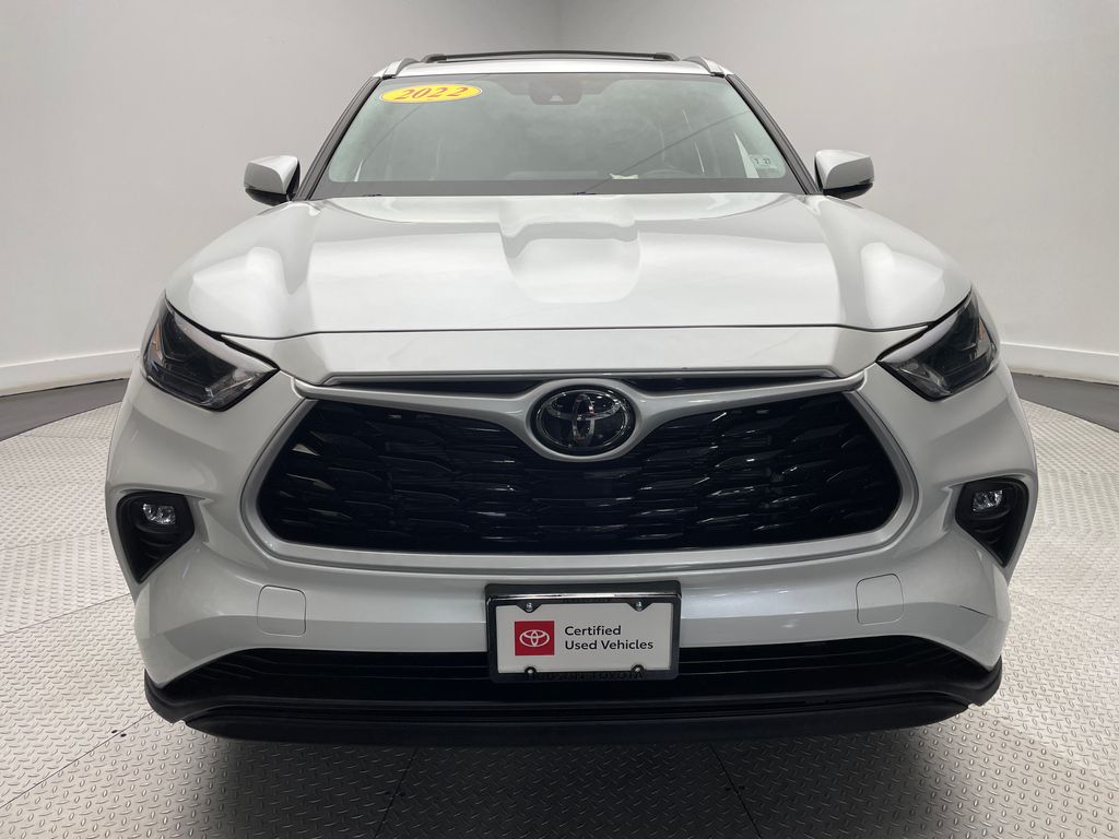Thumbnail: 2022 Toyota Highlander - 2