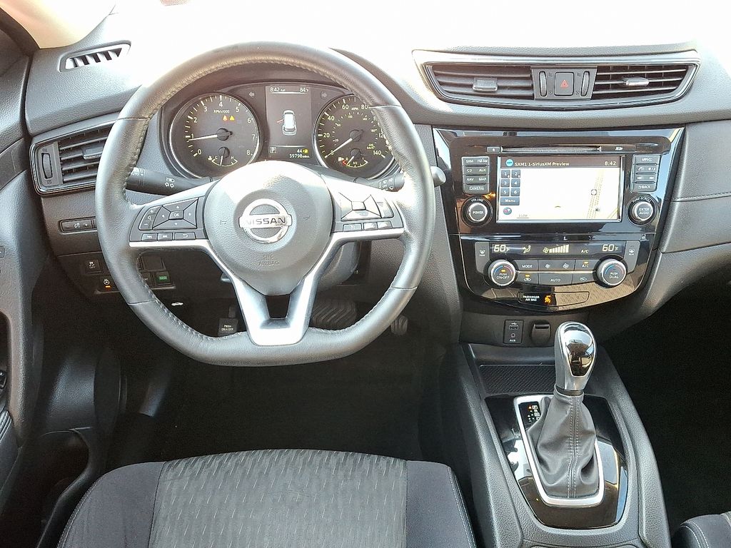 Thumbnail: 2017 Nissan Rogue - 12