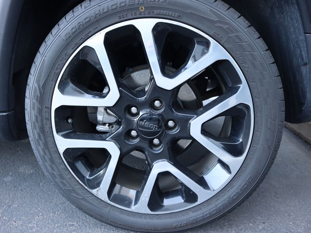 Thumbnail: 2018 Jeep Compass - 14