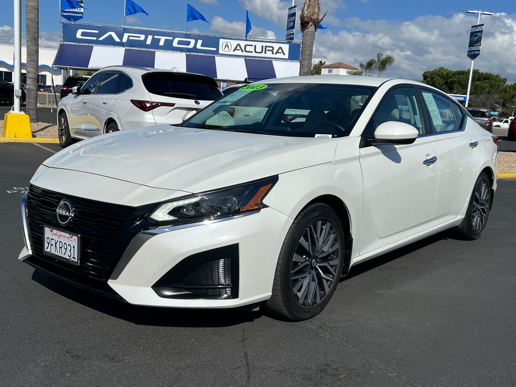 Thumbnail: 2023 Nissan Altima - 3