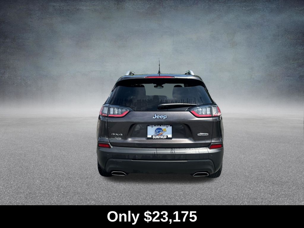 View vehicle photo 4