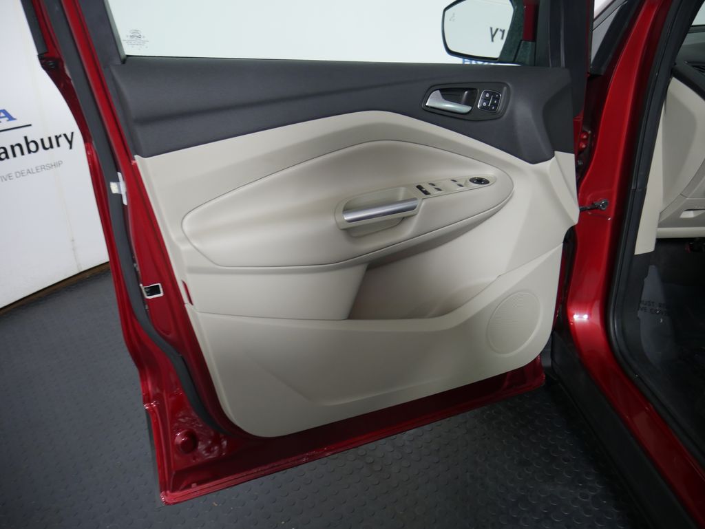 Thumbnail: 2019 Ford Escape - 14