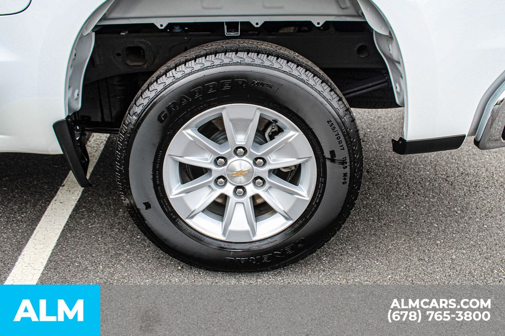 Used 2025 White Chevrolet LT image 16