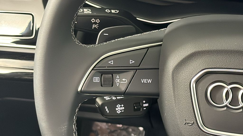 Thumbnail: 2025 Audi Q7 - 15