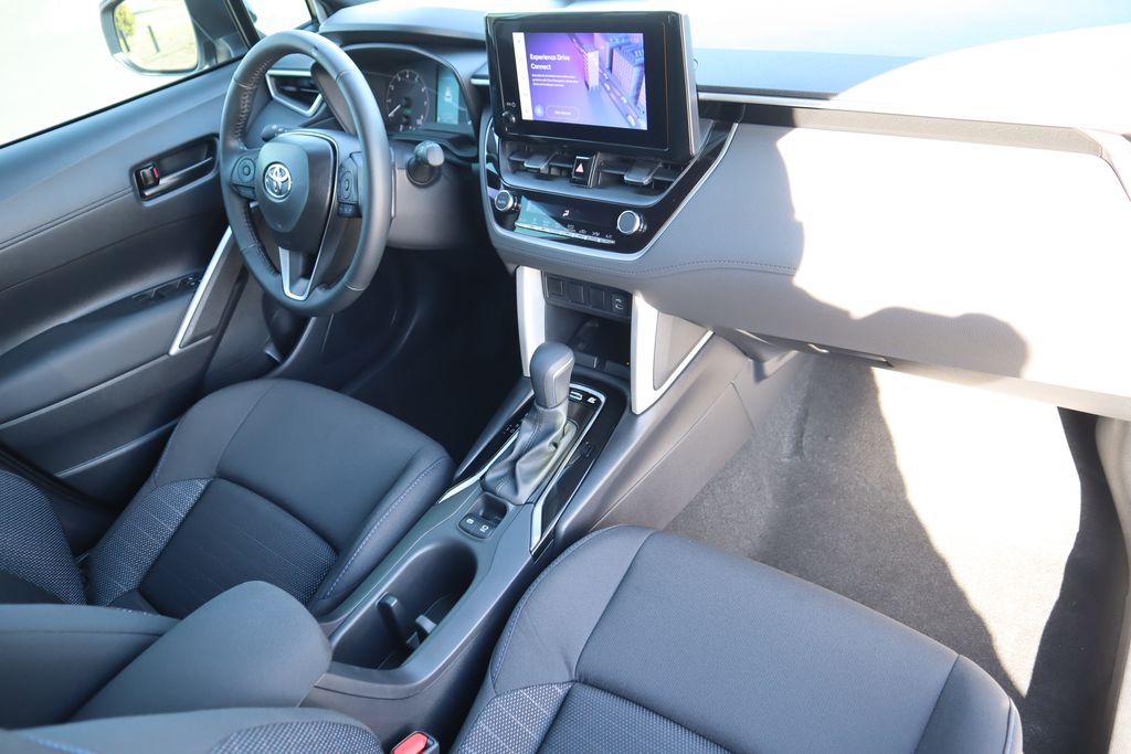 Thumbnail: 2025 Toyota Corolla Cross - 17