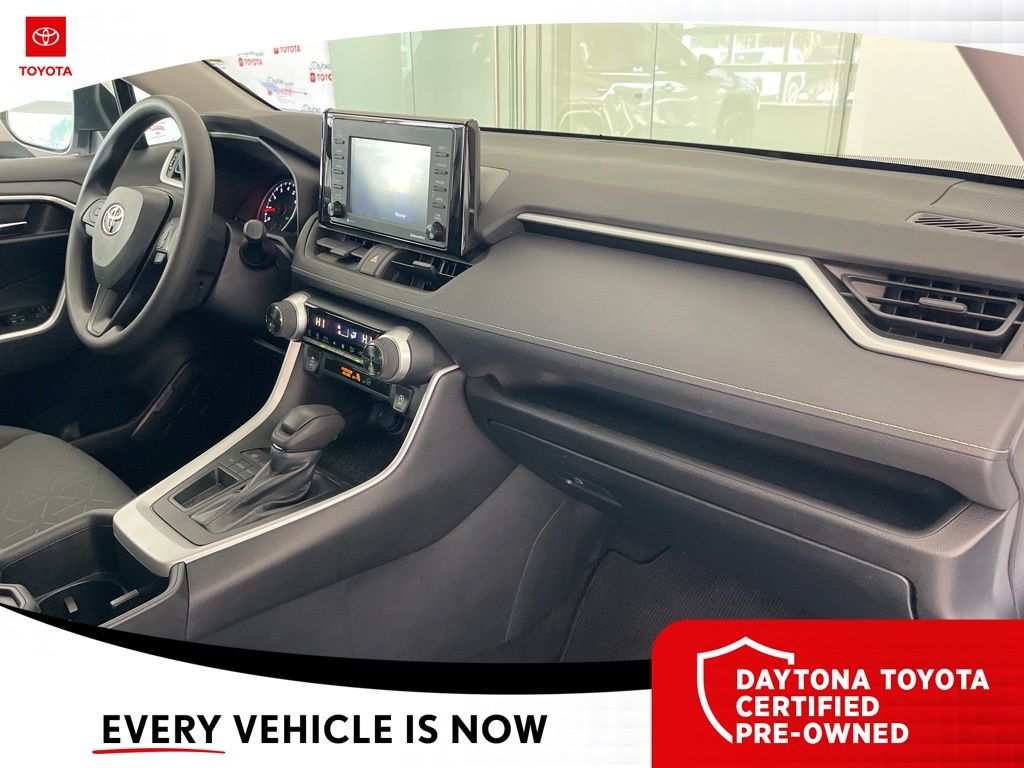 2022 Toyota RAV4 XLE - Photo 28