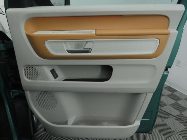 Thumbnail: 2025 Volkswagen ID.Buzz - 26