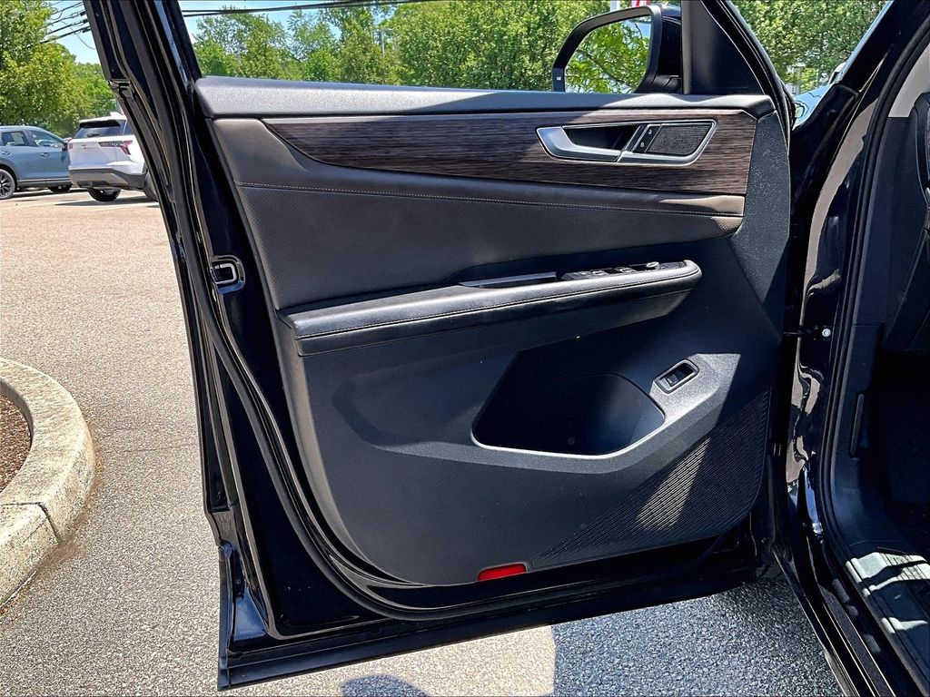 2024 Volkswagen Atlas — photo 9