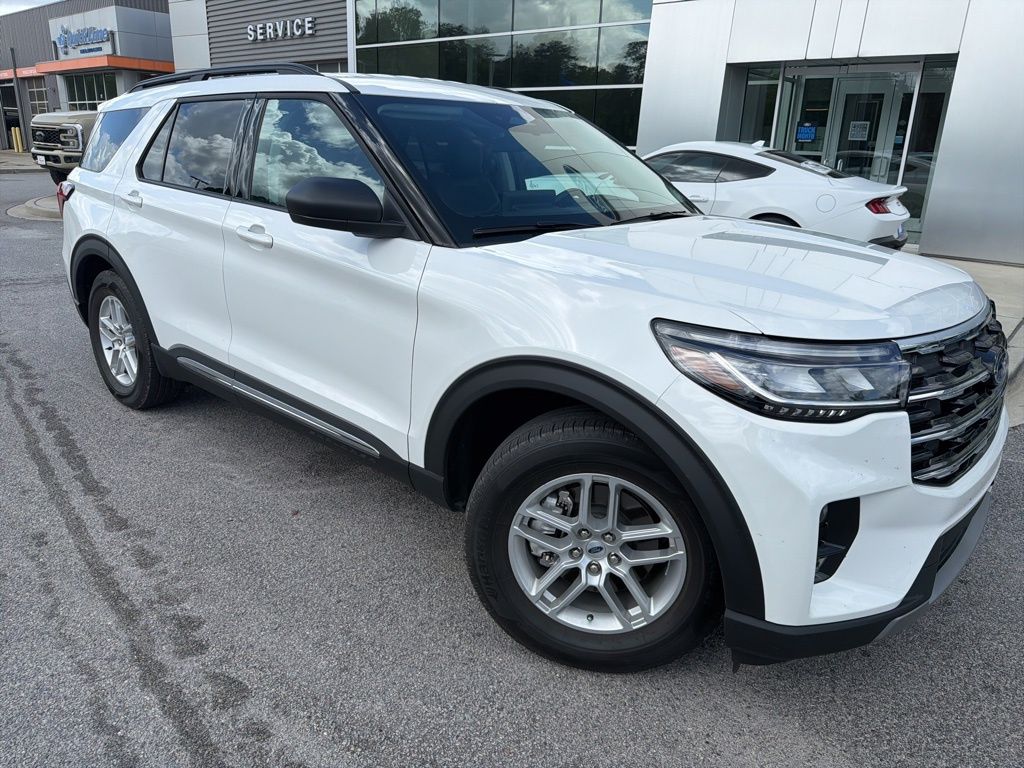 White Metallic 2025 Ford Explorer Active RWD SUV / Crossover Rear-Wheel Drive Automatic