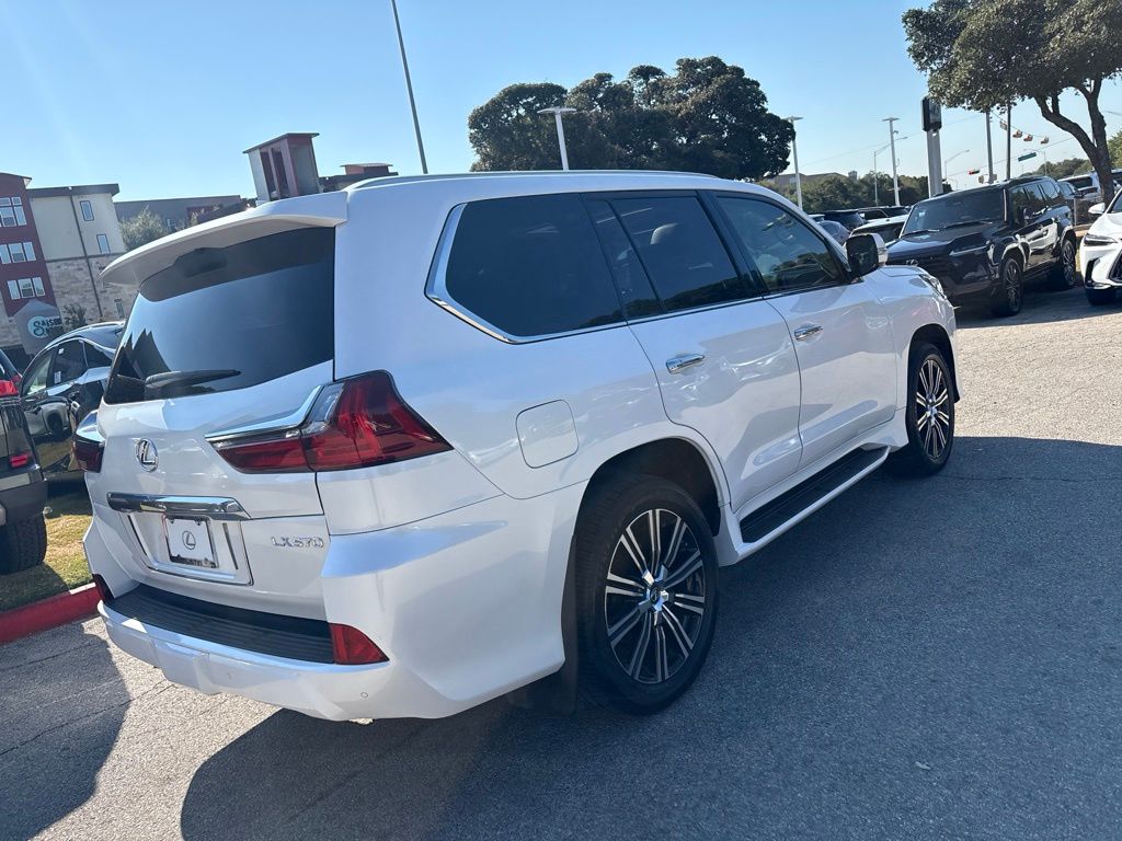 Thumbnail: 2019 Lexus LX - 5